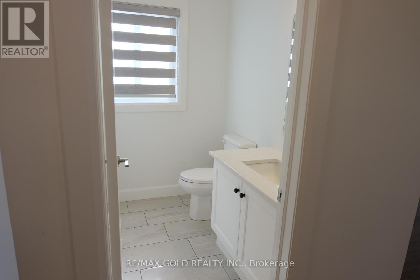 203 Byers Street, London South, Ontario  N6L 1K3 - Photo 6 - X12383236