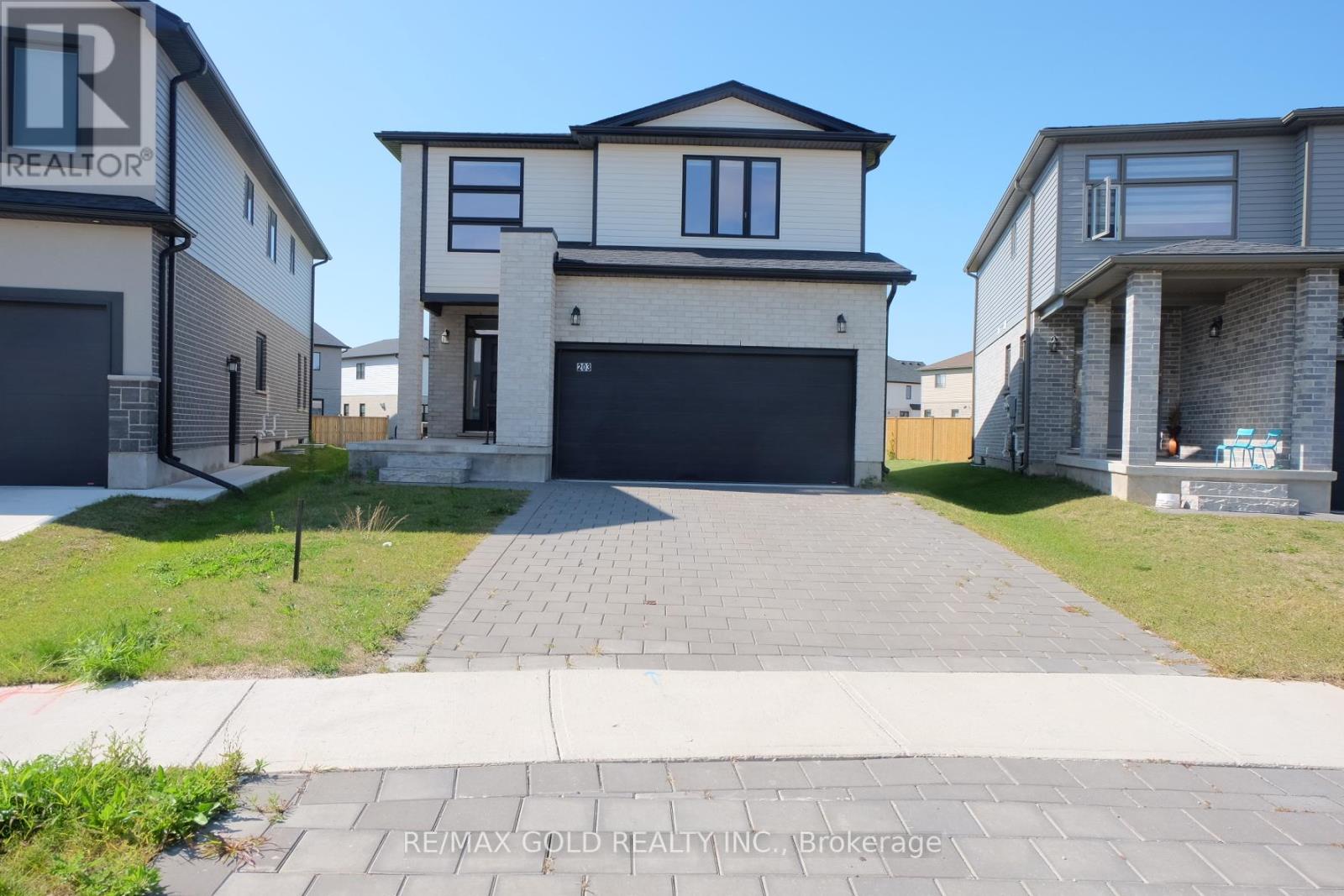 203 Byers Street, London South, Ontario  N6L 1K3 - Photo 2 - X12383236