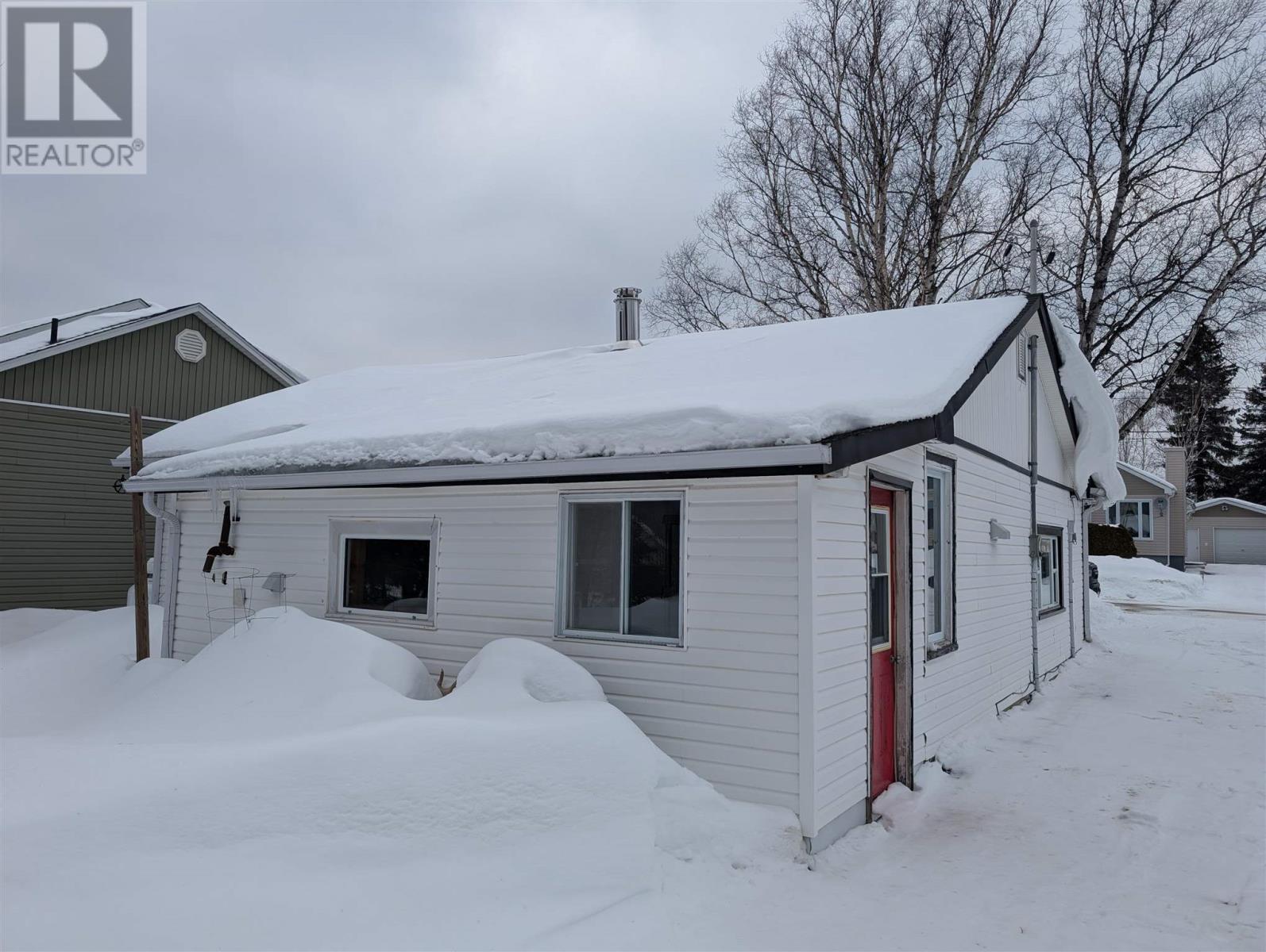 32 Joliet St, Wawa, Ontario  P0S 1K0 - Photo 31 - SM250392