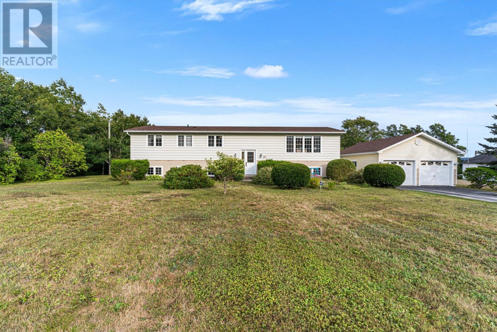 32 Pioneer Street, Gambo, Newfoundland & Labrador  A0G 2E0 - Photo 1 - 1290068
