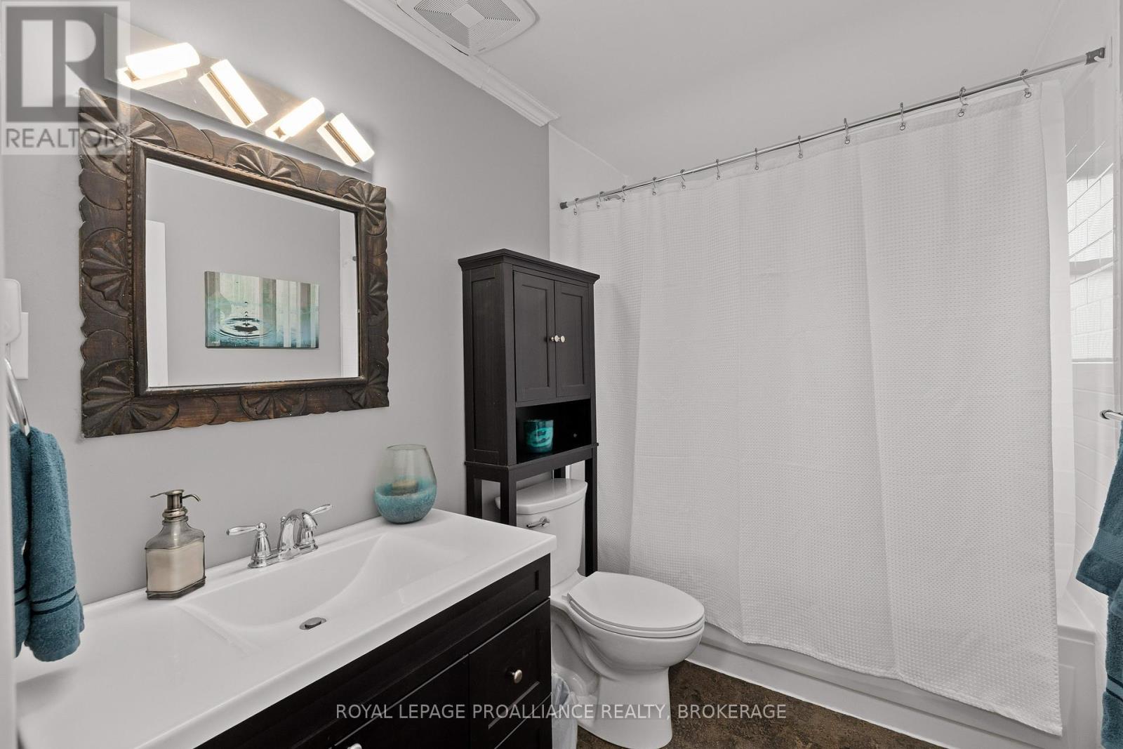145 Bridge Street W, Greater Napanee, Ontario  K7R 2E1 - Photo 18 - X12384808
