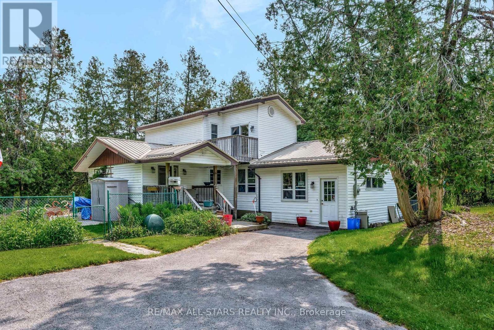 14 Wychwood Drive E, Kawartha Lakes (Fenelon Falls), Ontario  K0M 1N0 - Photo 1 - X12384885