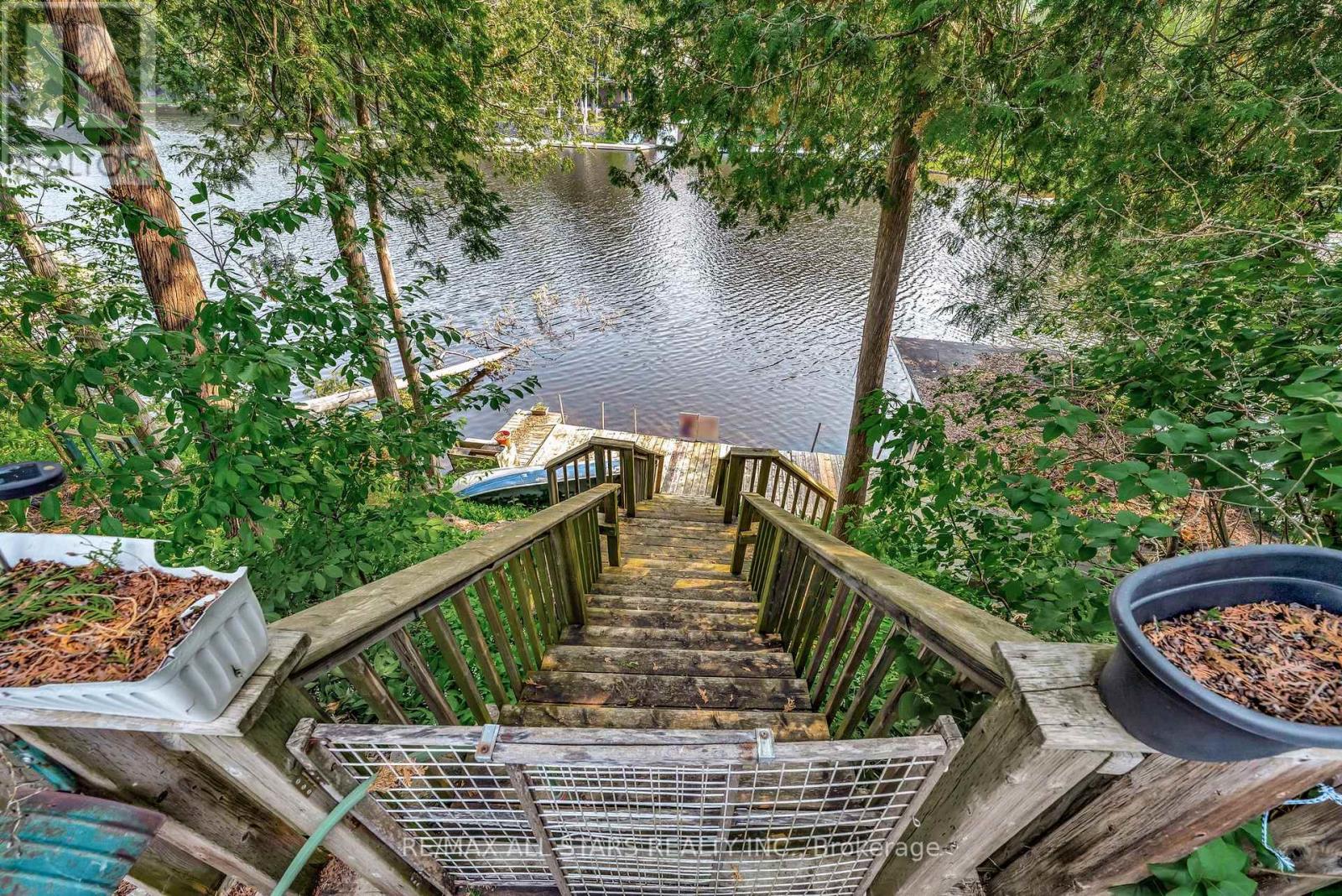 14 Wychwood Drive E, Kawartha Lakes (Fenelon Falls), Ontario  K0M 1N0 - Photo 41 - X12384885