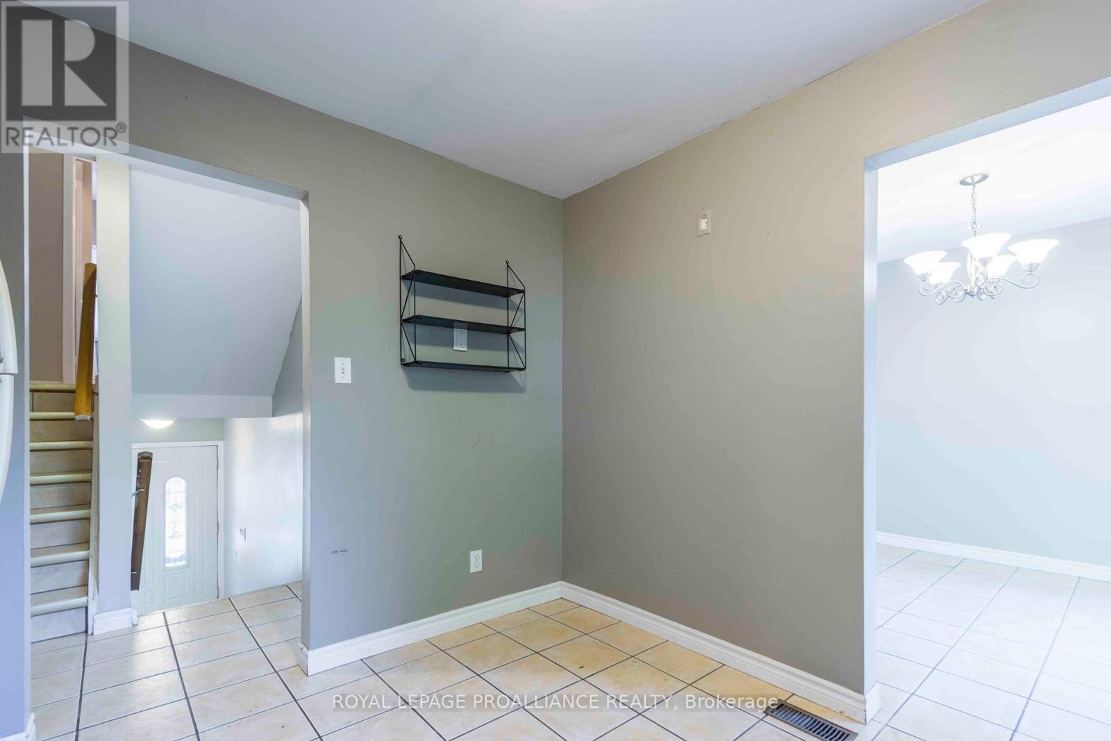 23 Anna Court, Quinte West, Ontario  K8V 5Y4 - Photo 7 - X12384956