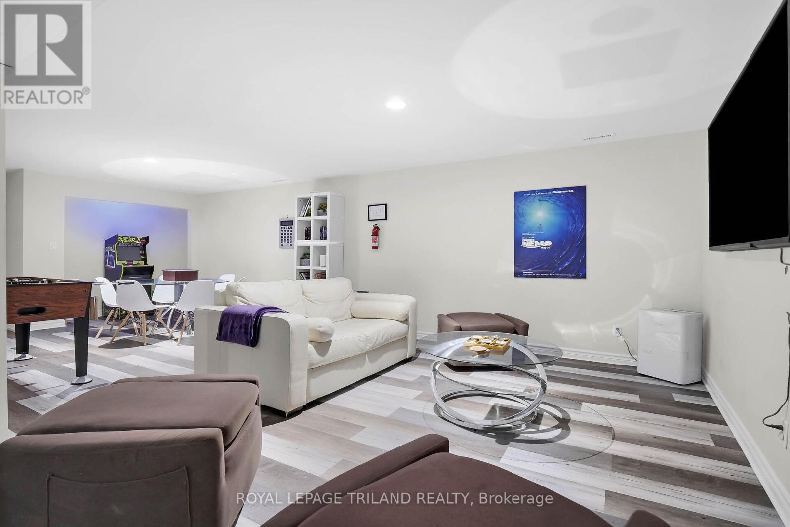 9945 Riverview Road, Lambton Shores, Ontario  N0M 1T0 - Photo 19 - X12384801