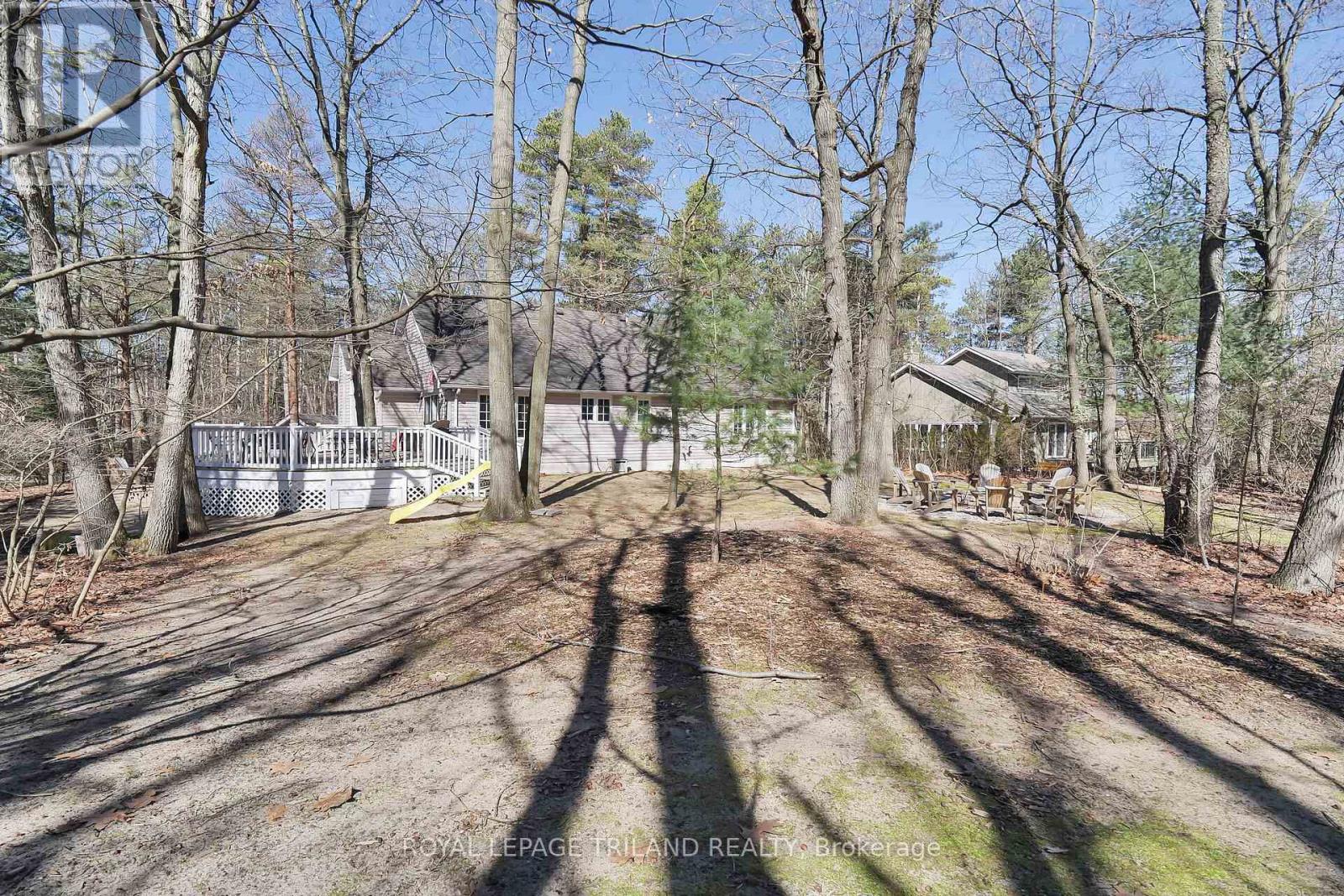 9945 Riverview Road, Lambton Shores, Ontario  N0M 1T0 - Photo 26 - X12384801