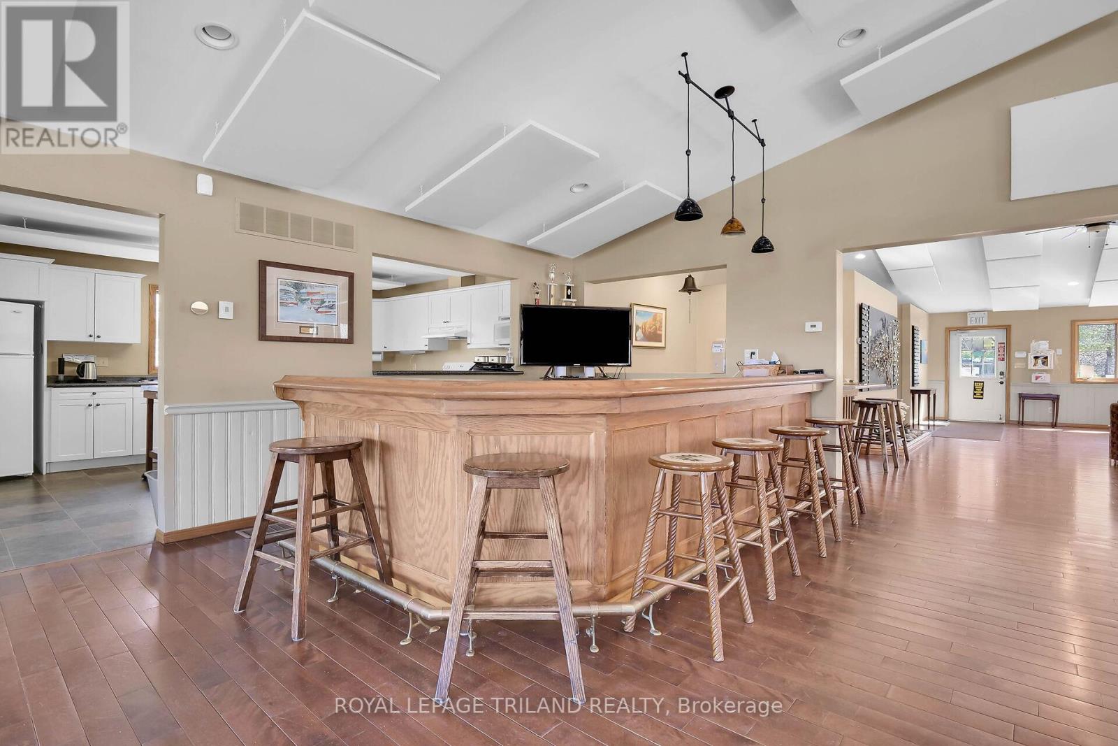9945 Riverview Road, Lambton Shores, Ontario  N0M 1T0 - Photo 33 - X12384801
