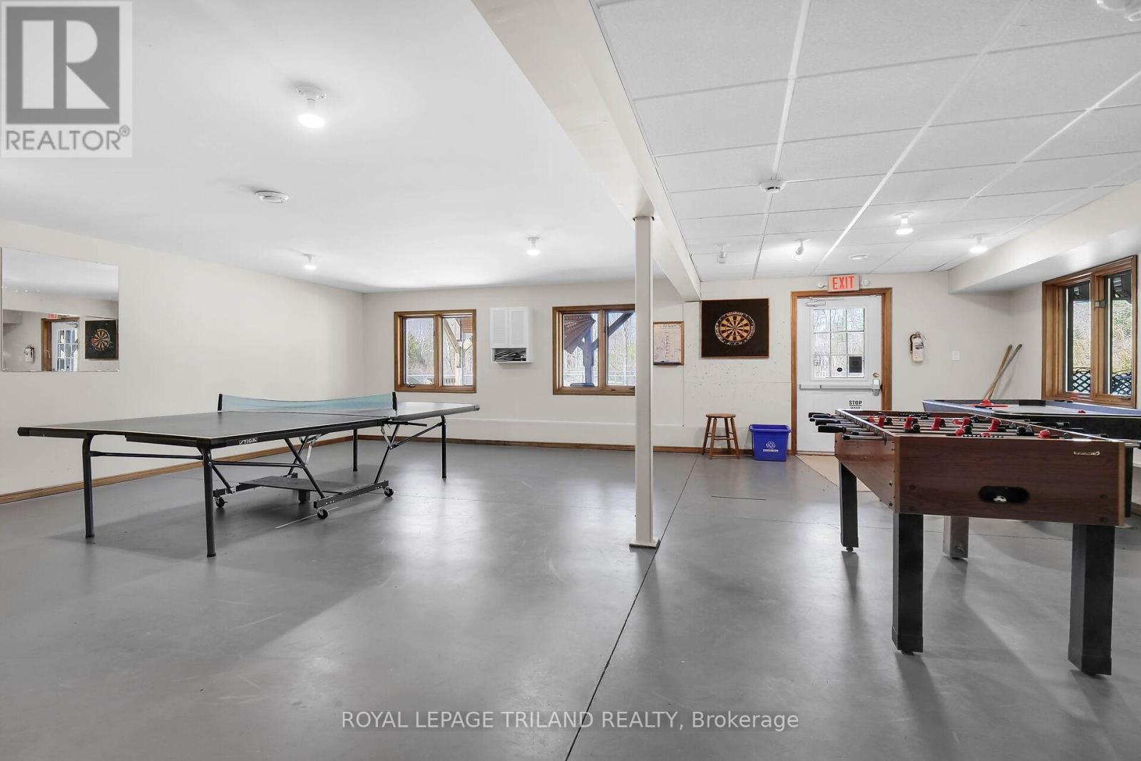 9945 Riverview Road, Lambton Shores, Ontario  N0M 1T0 - Photo 35 - X12384801