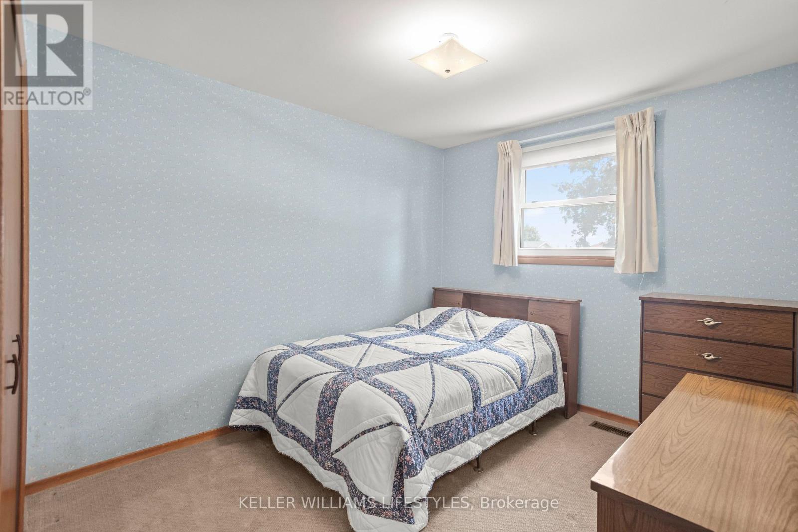 195 Queen Street, North Middlesex (Ailsa Craig), Ontario  N0M 1A0 - Photo 16 - X12384805
