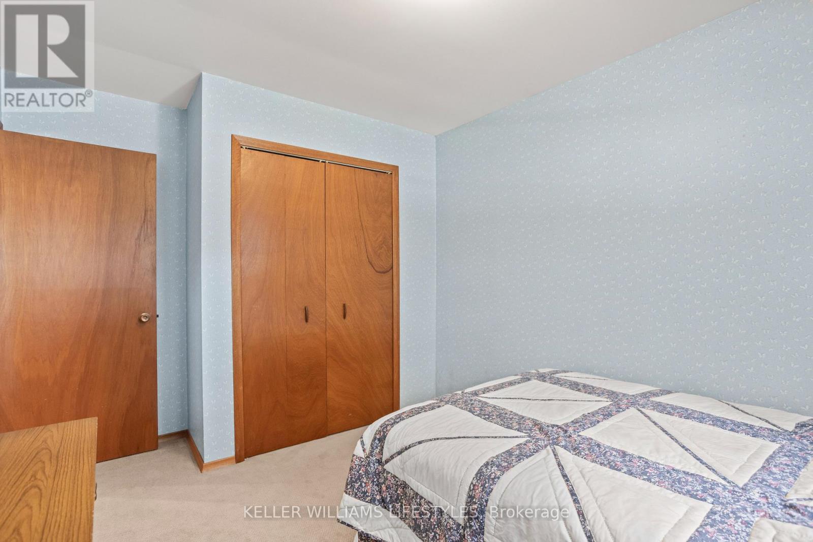 195 Queen Street, North Middlesex (Ailsa Craig), Ontario  N0M 1A0 - Photo 17 - X12384805