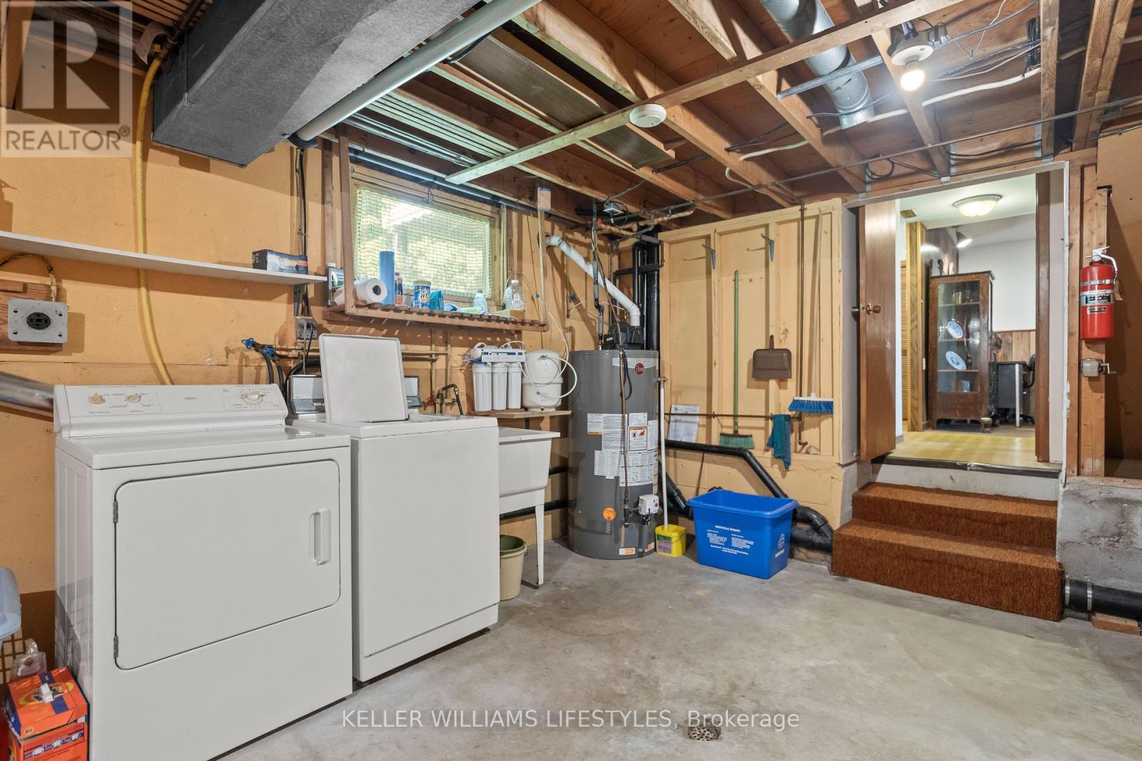 195 Queen Street, North Middlesex (Ailsa Craig), Ontario  N0M 1A0 - Photo 29 - X12384805