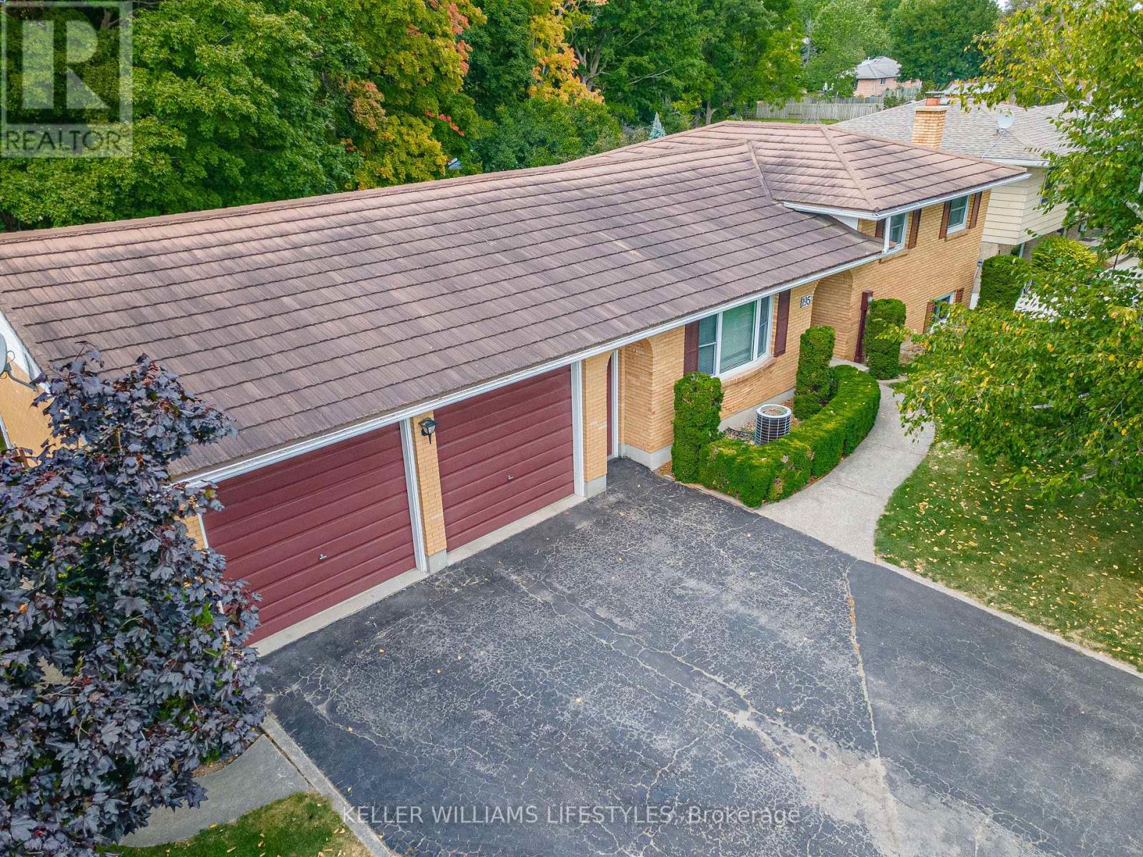 195 Queen Street, North Middlesex (Ailsa Craig), Ontario  N0M 1A0 - Photo 38 - X12384805