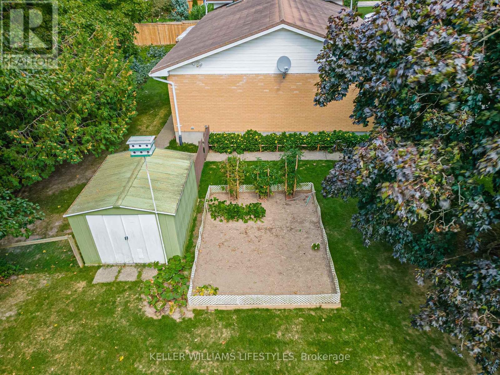195 Queen Street, North Middlesex (Ailsa Craig), Ontario  N0M 1A0 - Photo 43 - X12384805