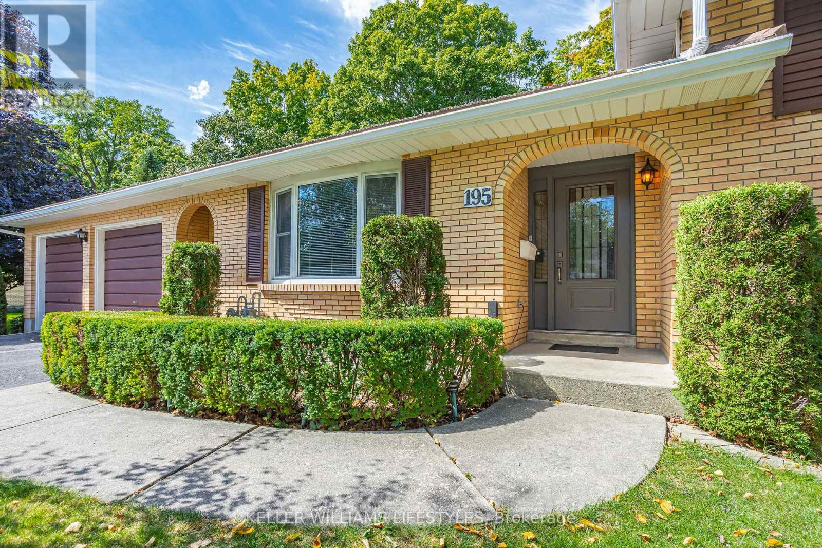 195 Queen Street, North Middlesex (Ailsa Craig), Ontario  N0M 1A0 - Photo 5 - X12384805