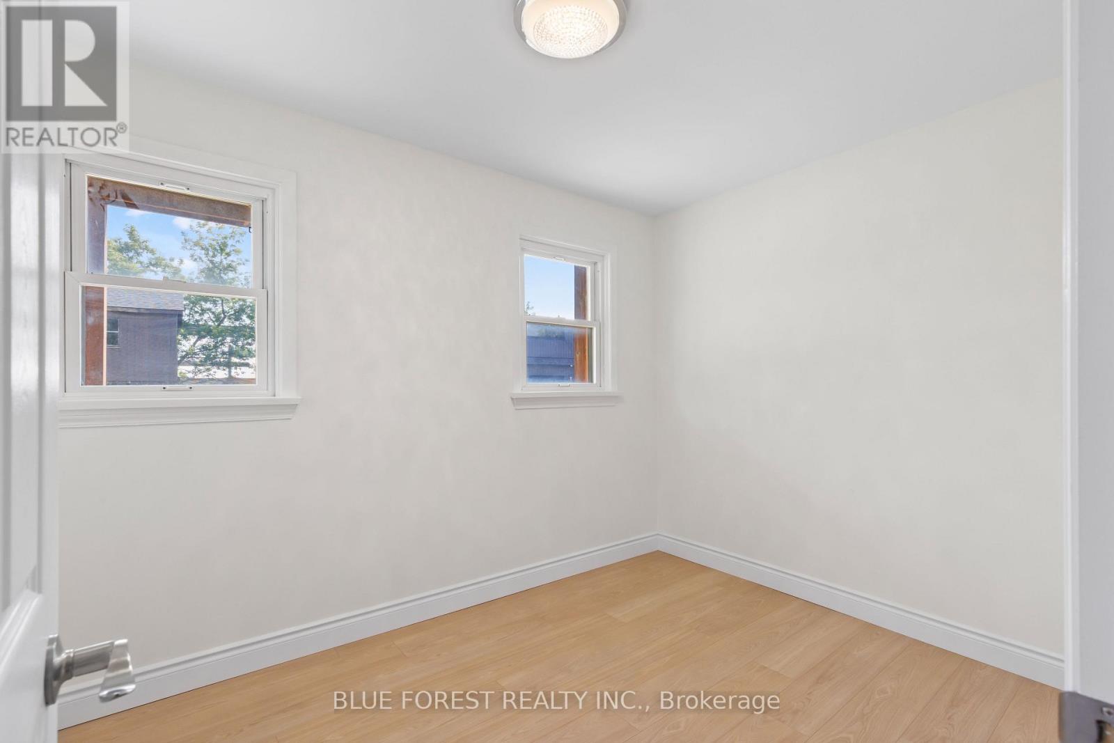 7065 Longwoods Road, London South (South V), Ontario  N6P 1B6 - Photo 15 - X12384816
