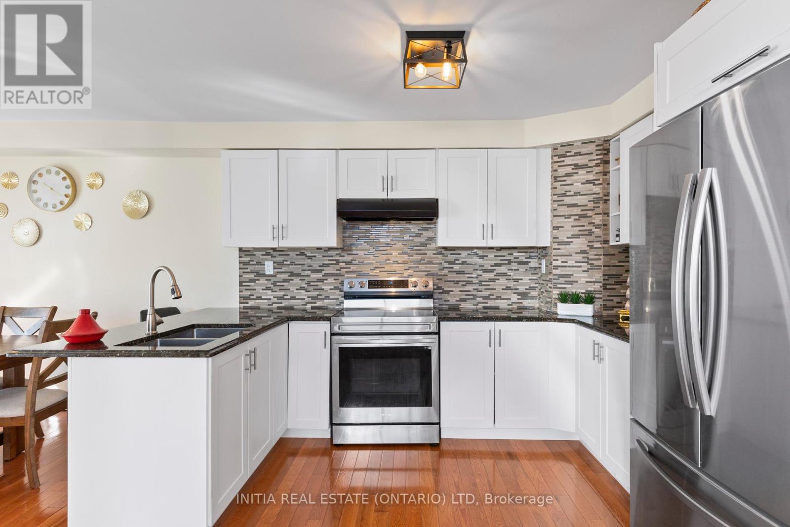 16 - 700 Osgoode Drive, London South (South Y), Ontario  N6E 2H1 - Photo 6 - X12384945