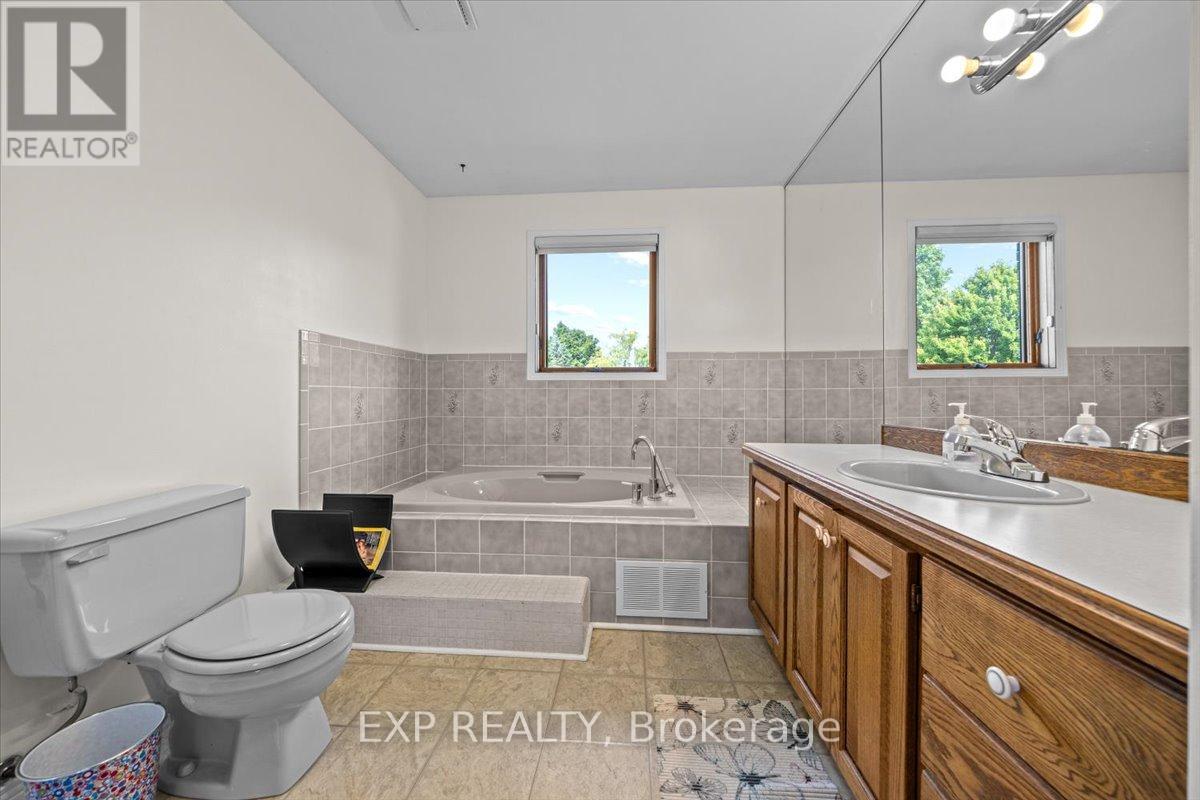3382 Carp Road, Ottawa, Ontario  K0A 1L0 - Photo 10 - X12384795