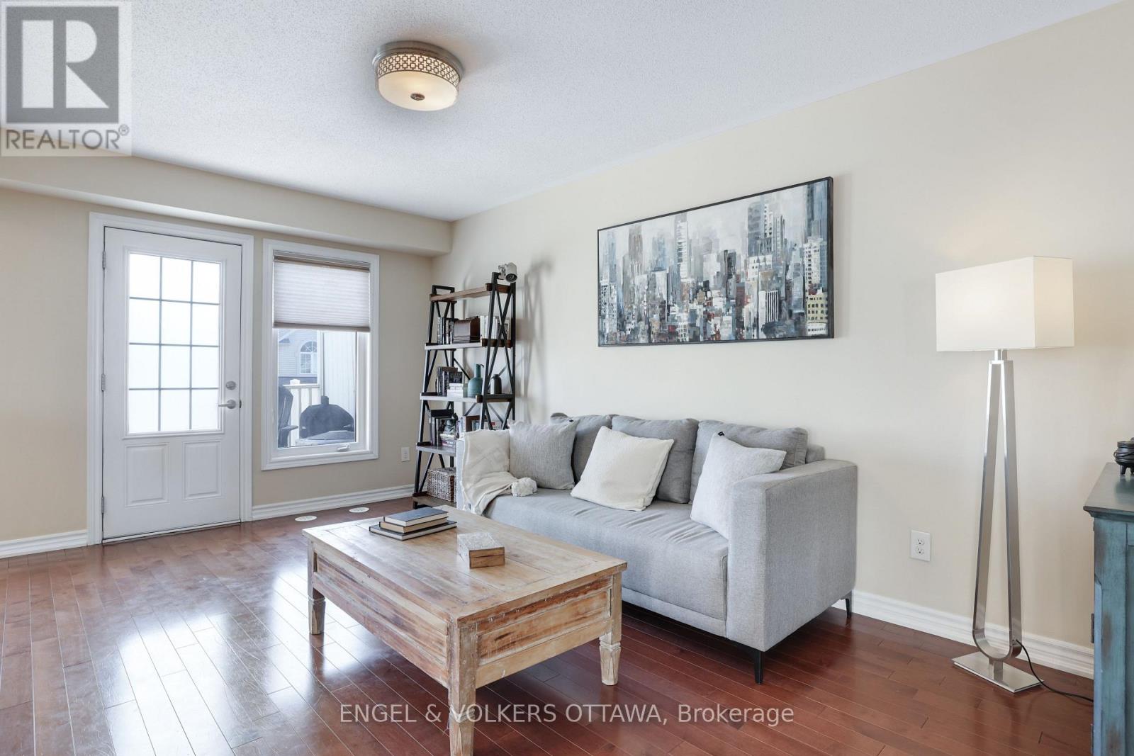 2421 Nutgrove Avenue, Ottawa, Ontario  K2J 0X4 - Photo 13 - X12384832