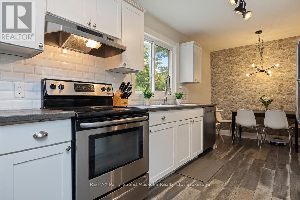 12 Beaver Trail, Mcdougall, Ontario  P2A 2W8 - Photo 16 - X12384868