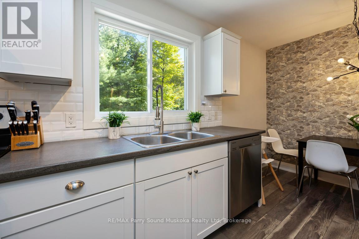 12 Beaver Trail, Mcdougall, Ontario  P2A 2W8 - Photo 17 - X12384868