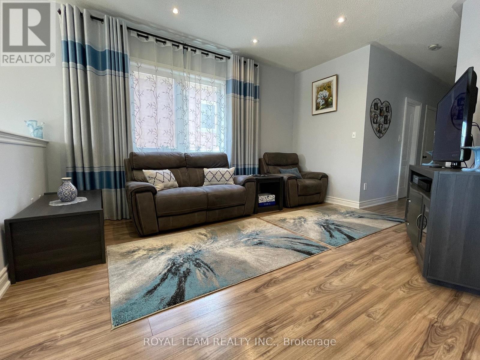 66 Canyon Gate Crescent, Vaughan, Ontario  L6A 0C2 - Photo 4 - N12384704