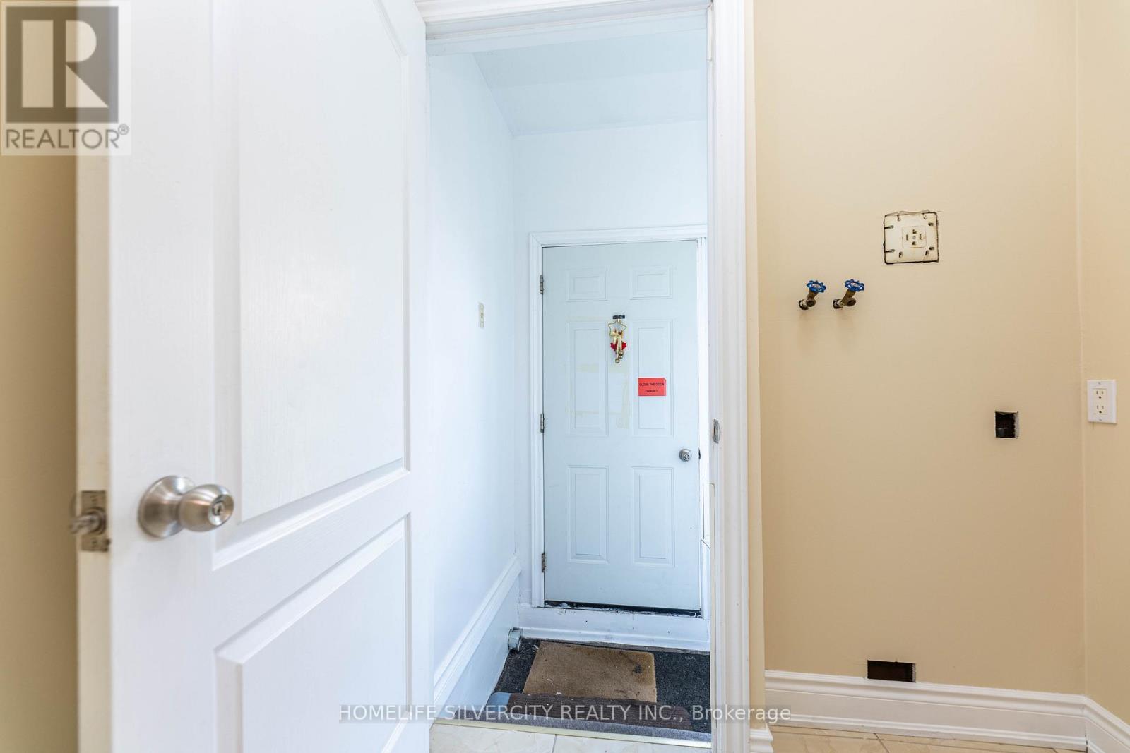 7258 Reindeer Drive, Mississauga, Ontario  L4T 2M7 - Photo 37 - W12384743
