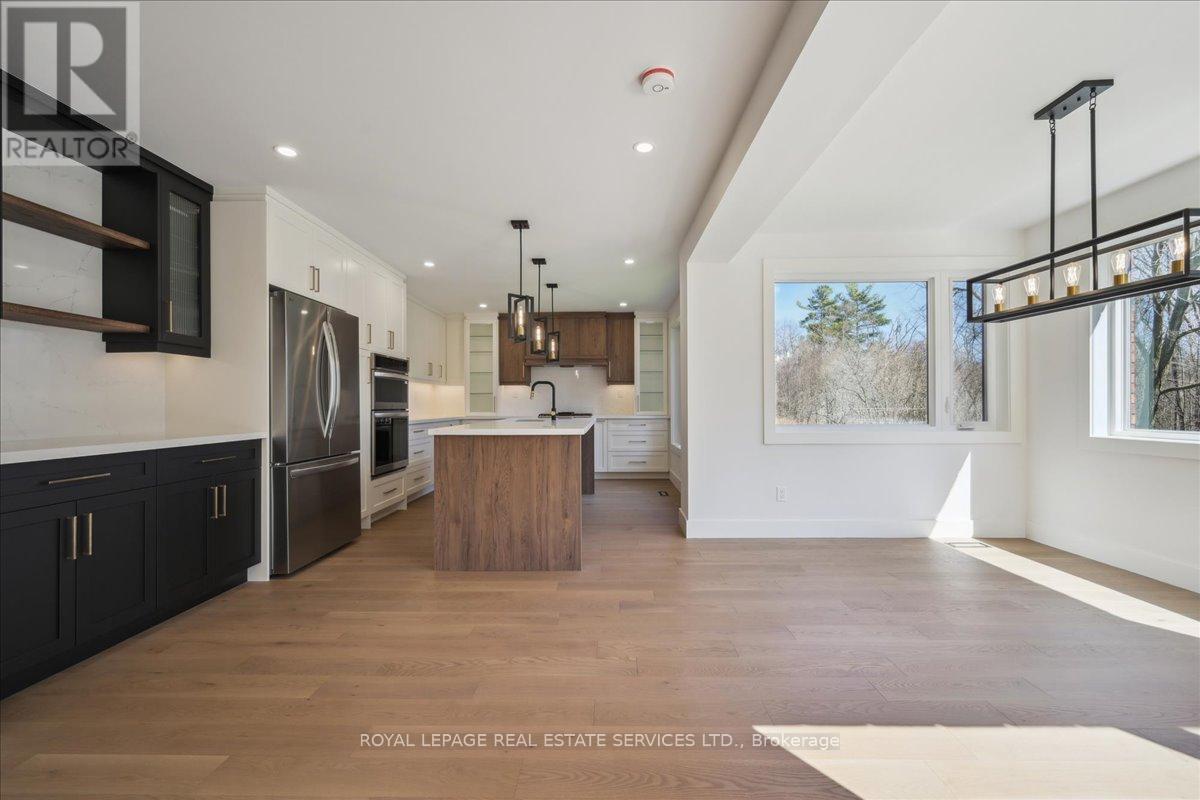 1379 Golden Meadow Trail, Oakville, Ontario  L6H 3H1 - Photo 10 - W12384753