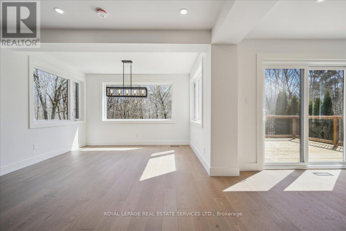 1379 Golden Meadow Trail, Oakville, Ontario  L6H 3H1 - Photo 18 - W12384753