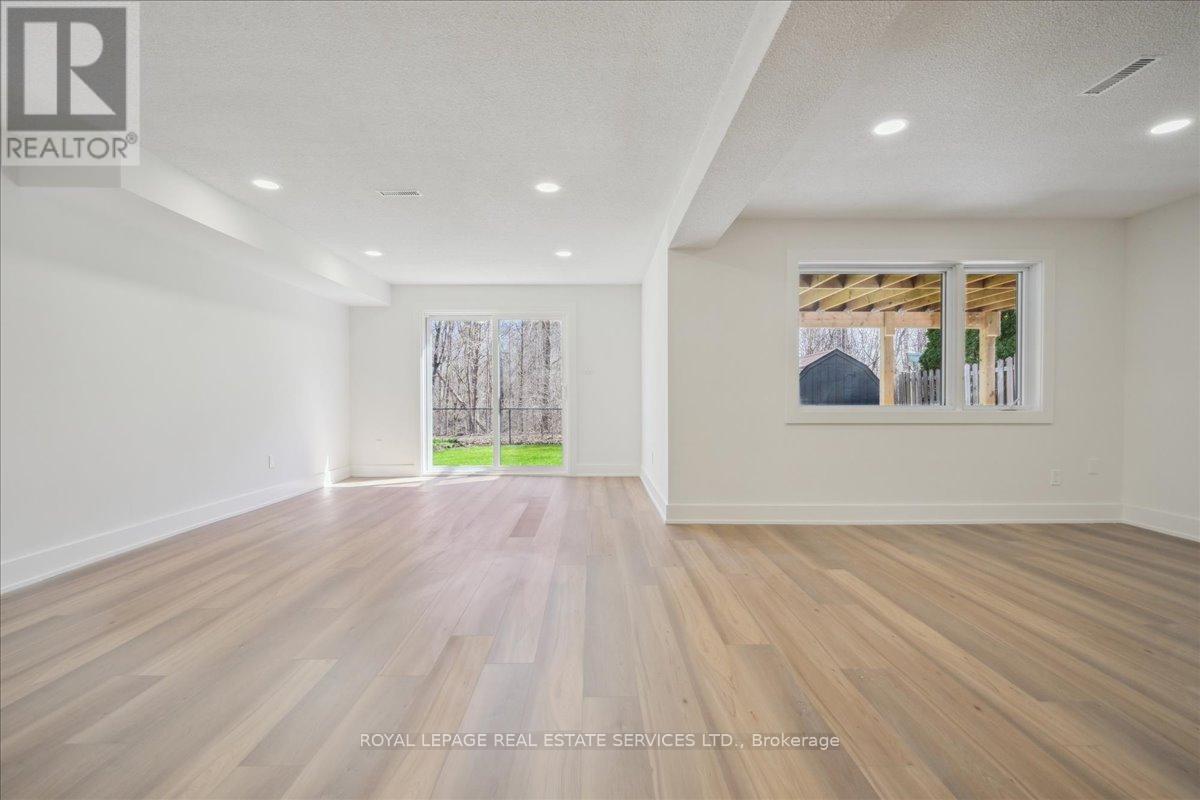 1379 Golden Meadow Trail, Oakville, Ontario  L6H 3H1 - Photo 35 - W12384753