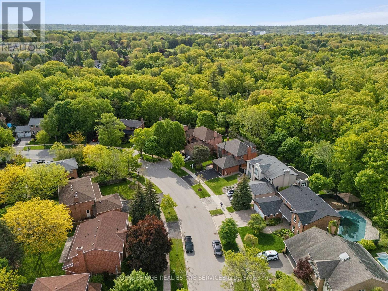 1379 Golden Meadow Trail, Oakville, Ontario  L6H 3H1 - Photo 49 - W12384753