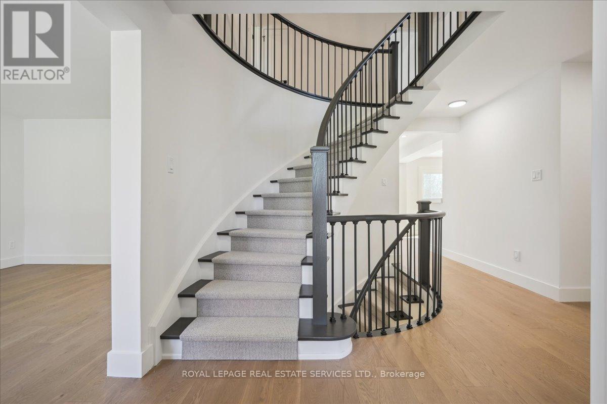 1379 Golden Meadow Trail, Oakville, Ontario  L6H 3H1 - Photo 6 - W12384753