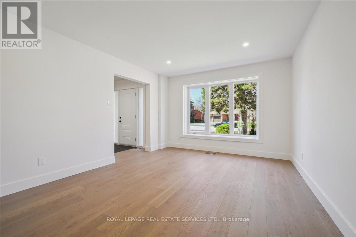 1379 Golden Meadow Trail, Oakville, Ontario  L6H 3H1 - Photo 8 - W12384753