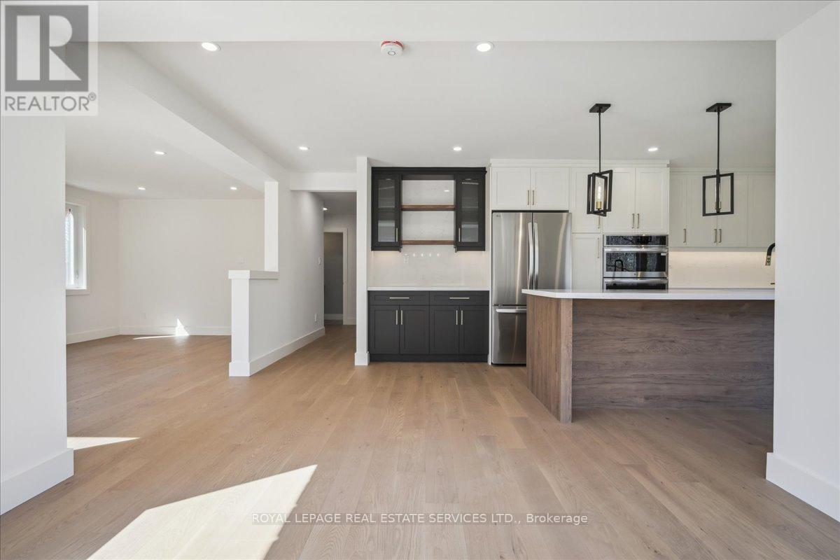 1379 Golden Meadow Trail, Oakville, Ontario  L6H 3H1 - Photo 9 - W12384753