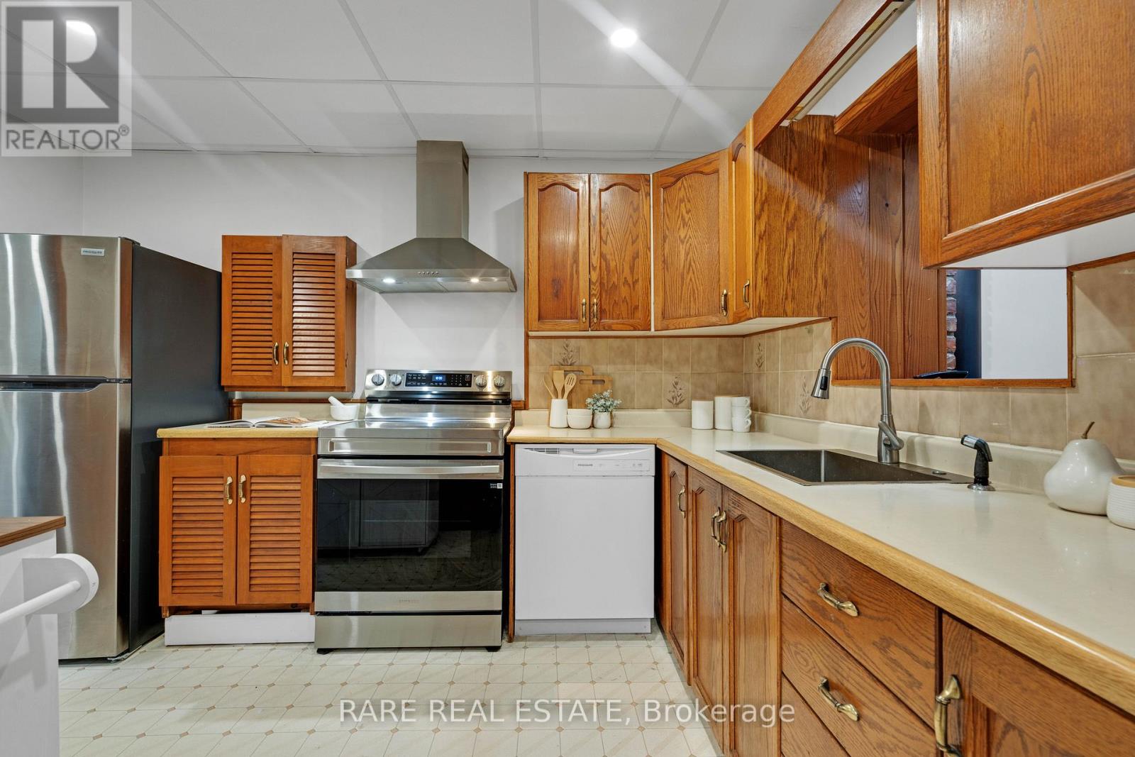 2073 Leighland Road, Burlington (Freeman), Ontario  L7R 3S9 - Photo 12 - W12384772