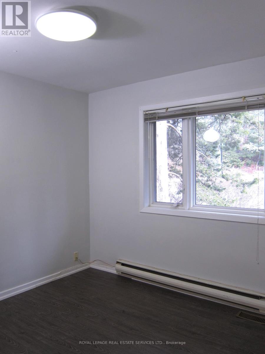 Apt. B - 184 Ellis Avenue, Toronto, Ontario  M6S 2X2 - Photo 6 - W12384791