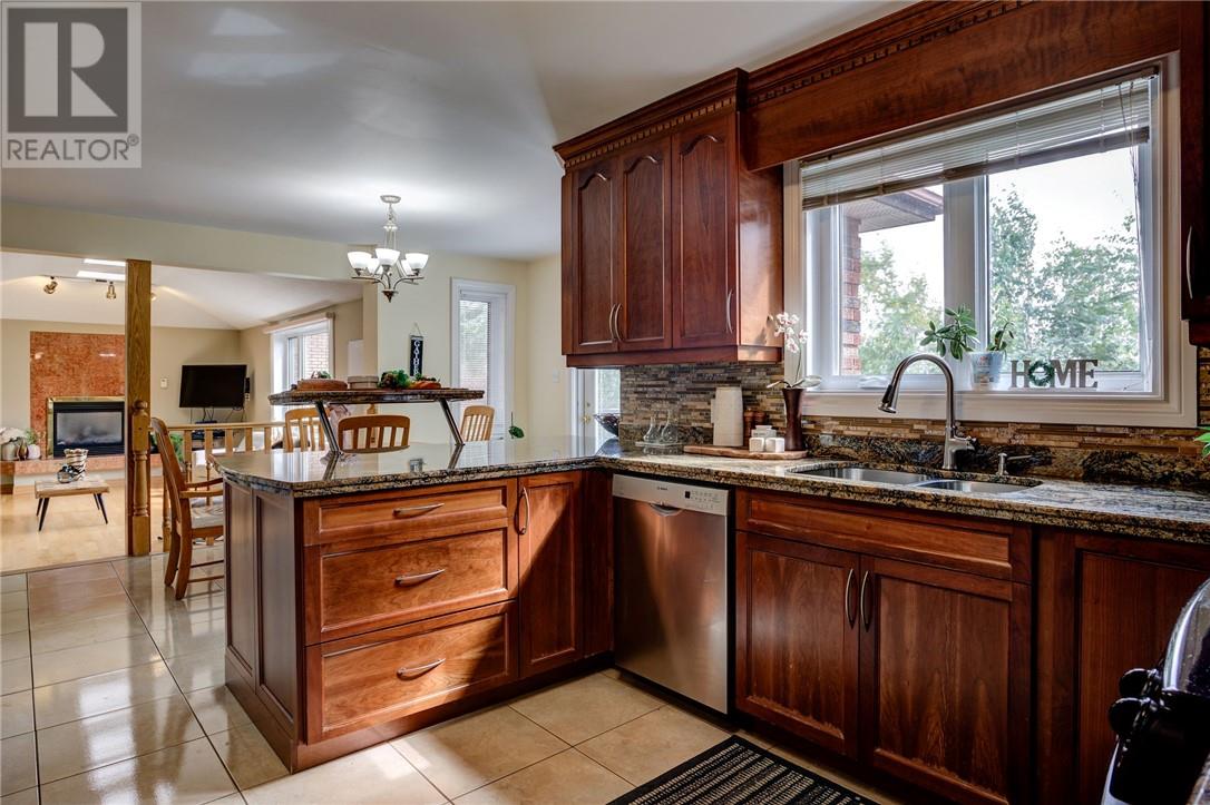 402 Maki Avenue, Sudbury, Ontario  P3E 2P2 - Photo 3 - 2124528
