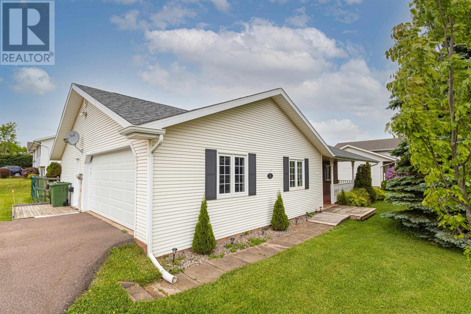 36 Kenwood Circle, West Royalty, Prince Edward Island  C1E 1Z8 - Photo 3 - 202522559