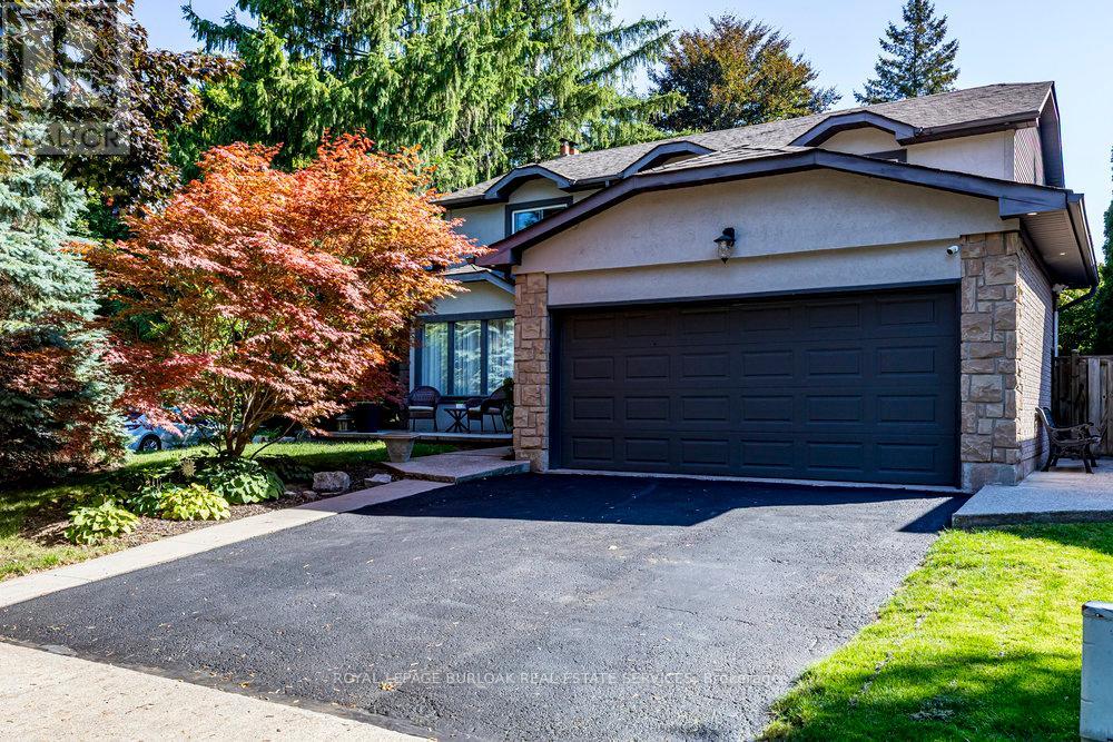 19 Fieldgate Street, Hamilton, Ontario  L9H 6N3 - Photo 1 - X12384755