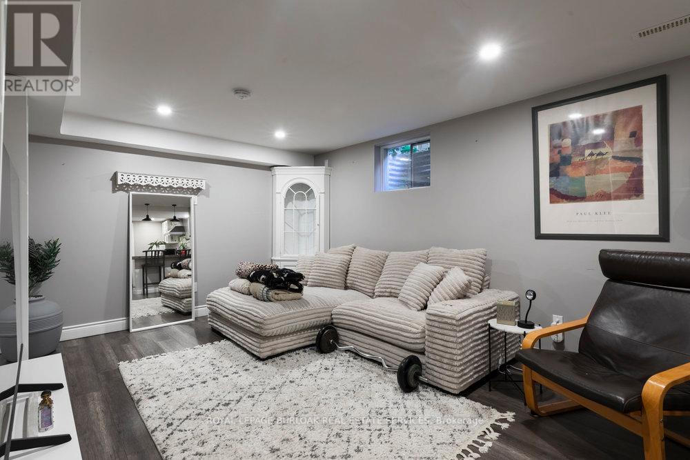 19 Fieldgate Street, Hamilton, Ontario  L9H 6N3 - Photo 27 - X12384755