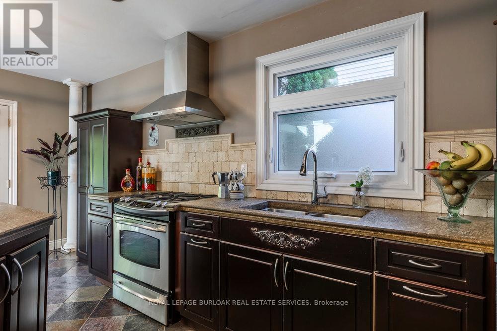 19 Fieldgate Street, Hamilton, Ontario  L9H 6N3 - Photo 9 - X12384755