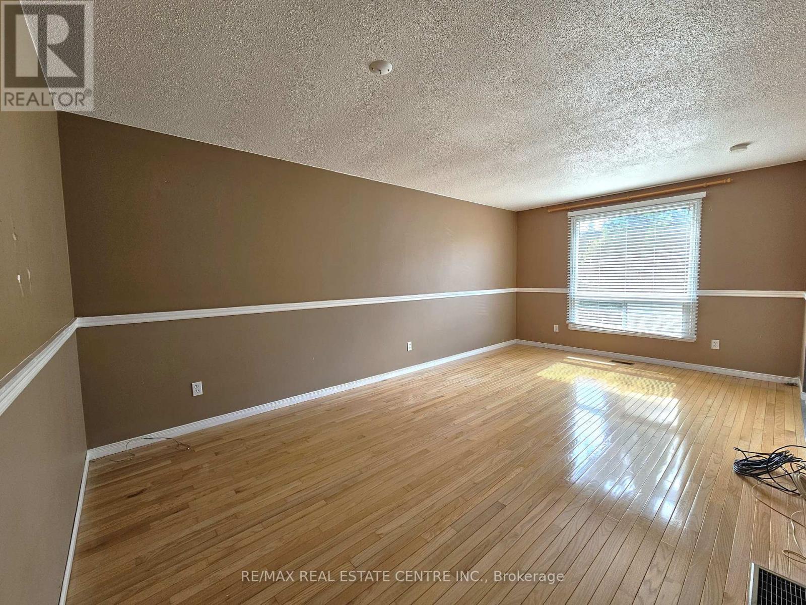 82 Elmwood Avenue, Cambridge, Ontario  N1R 4Y4 - Photo 15 - X12384790