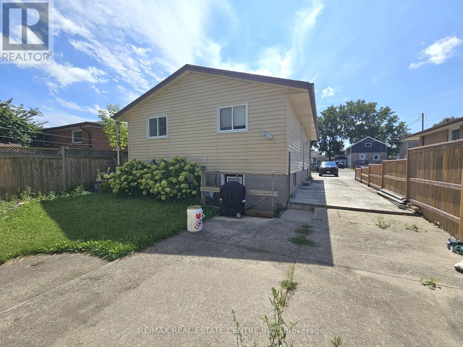 82 Elmwood Avenue, Cambridge, Ontario  N1R 4Y4 - Photo 7 - X12384790