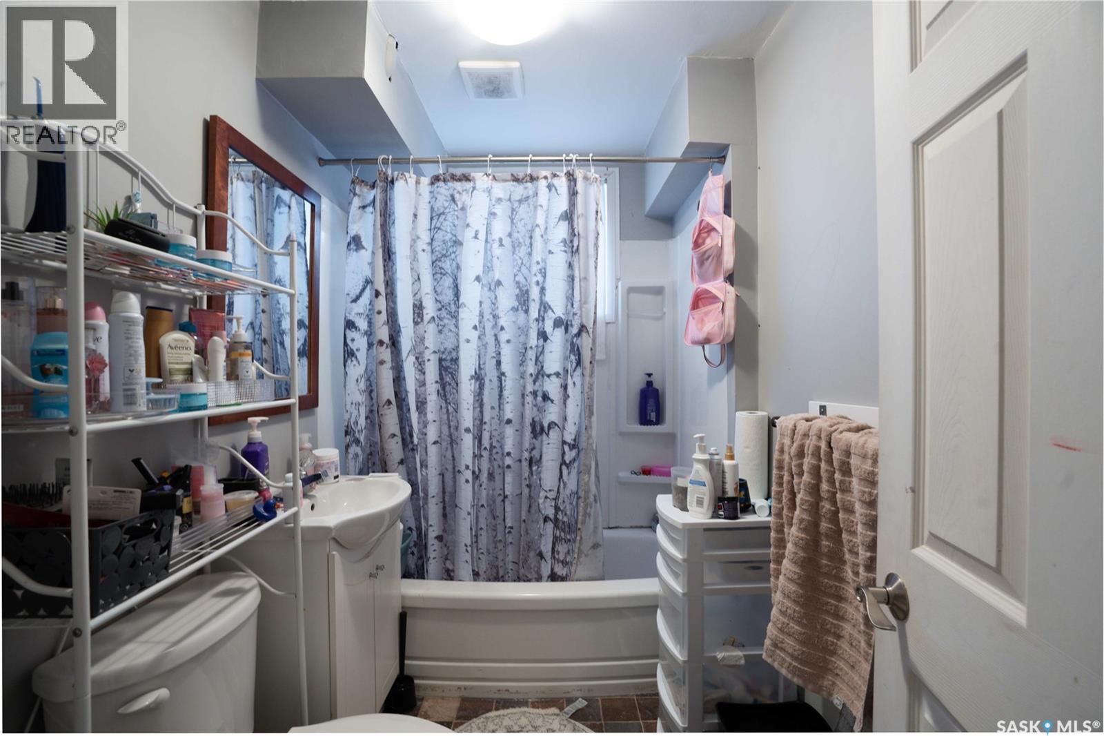 302 M Avenue N, Saskatoon, Saskatchewan  S7L 2S5 - Photo 17 - SK017373
