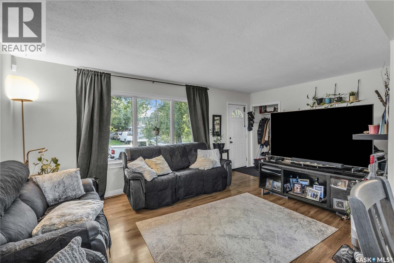 302 M Avenue N, Saskatoon, Saskatchewan  S7L 2S5 - Photo 6 - SK017373
