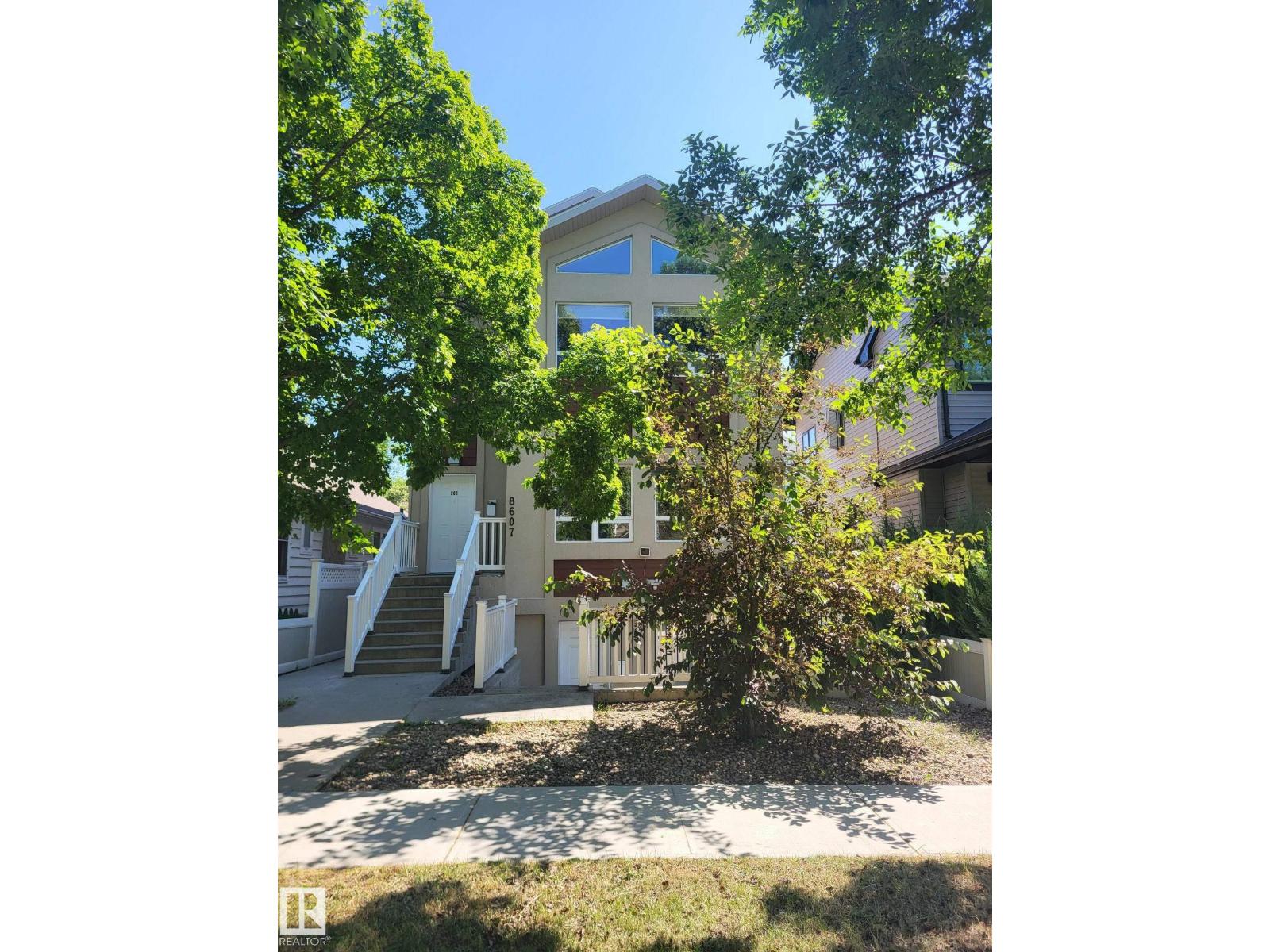 8607 108a St Nw, Edmonton, Alberta  T6E 4M9 - Photo 1 - E4456394