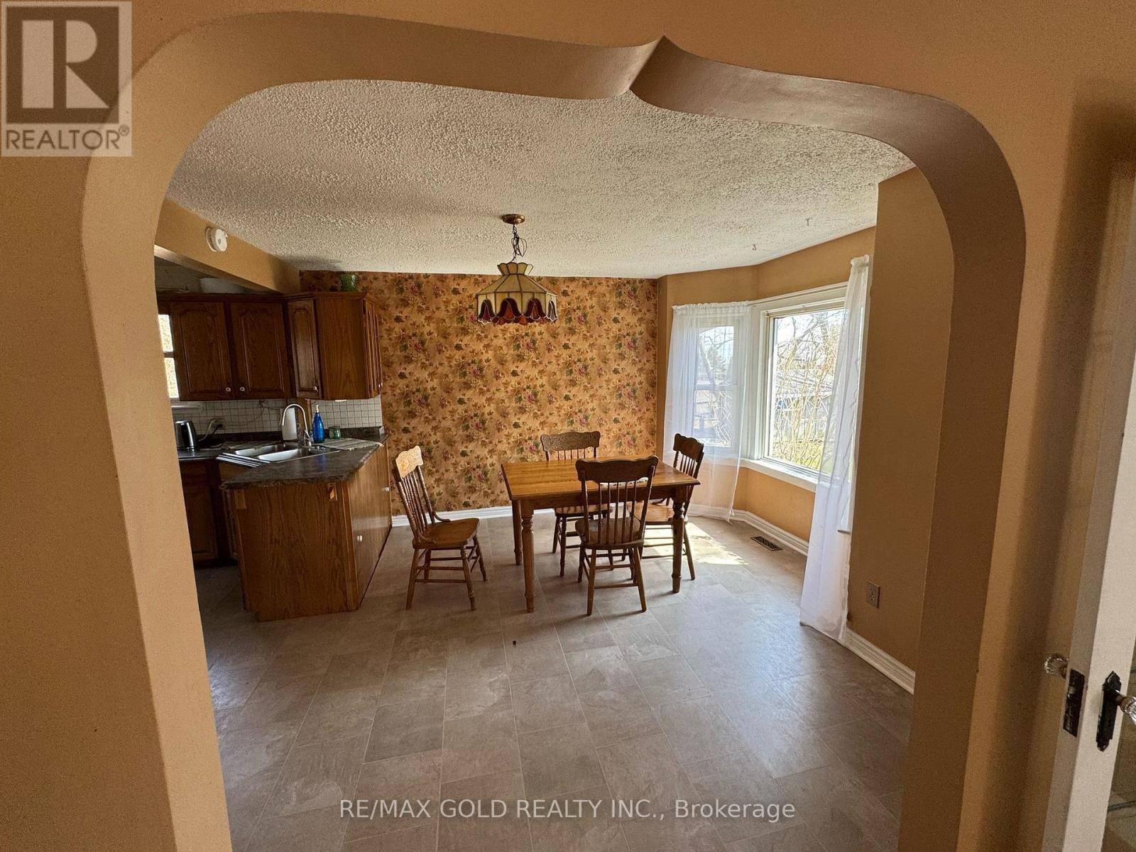 329 George Street, Central Elgin, Ontario  N5L 1C5 - Photo 2 - X12363284