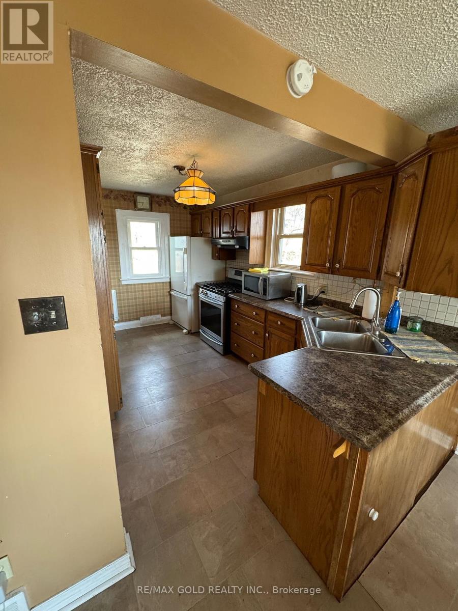 329 George Street, Central Elgin, Ontario  N5L 1C5 - Photo 3 - X12363284
