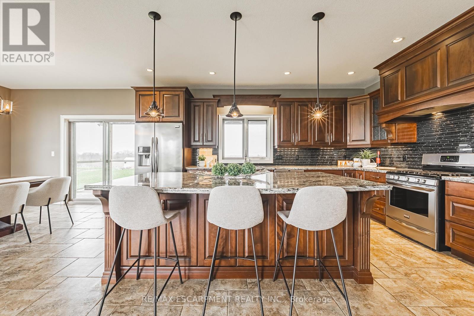 15 Reeds Road, Haldimand, Ontario  N0A 1E0 - Photo 6 - X12128606