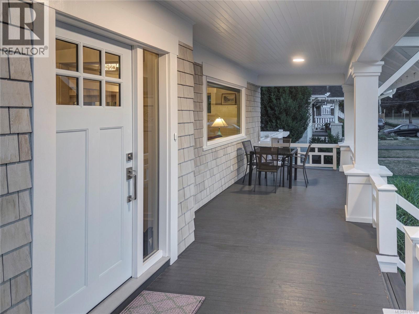 Property at 425 Durban St image 3