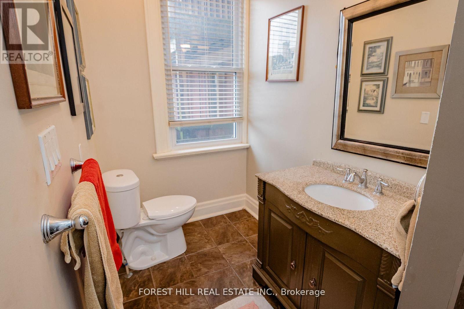 98 Central Avenue, London East, Ontario  N6A 1M4 - Photo 7 - X12384970